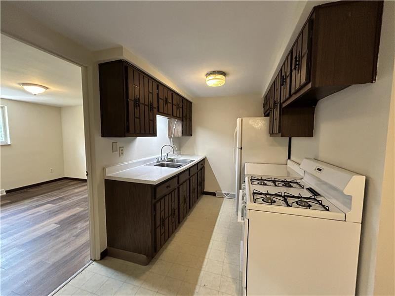 58 Decca Ln #3 - Photo 4 of 7