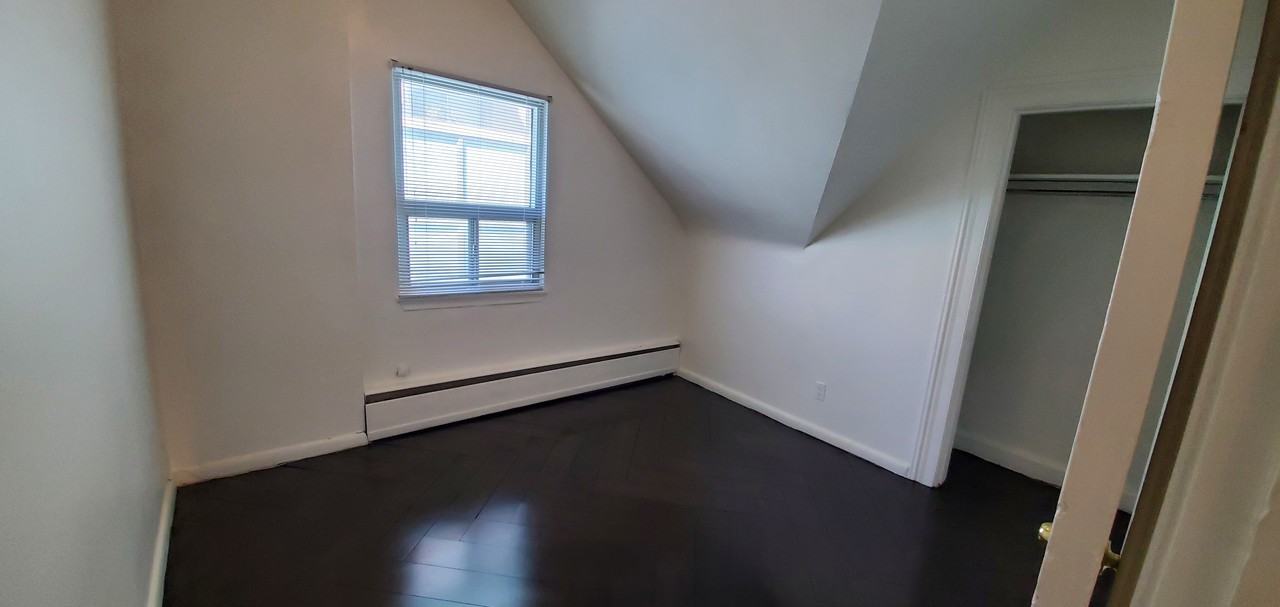 88 Yorkville Avenue #3 - Photo 3 of 16