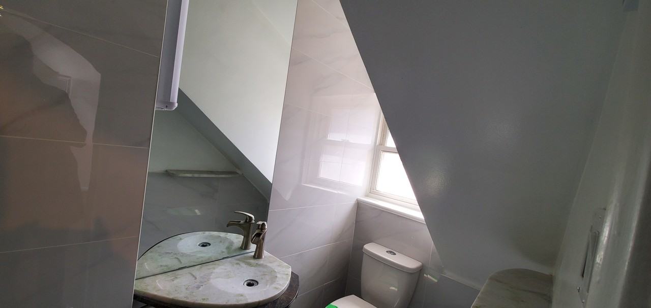 88 Yorkville Avenue #3 - Photo 6 of 16