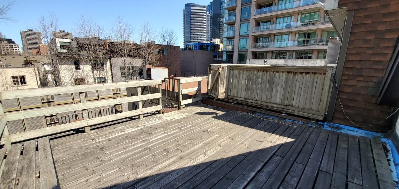 88 Yorkville Avenue #3 - Photo 7 of 16