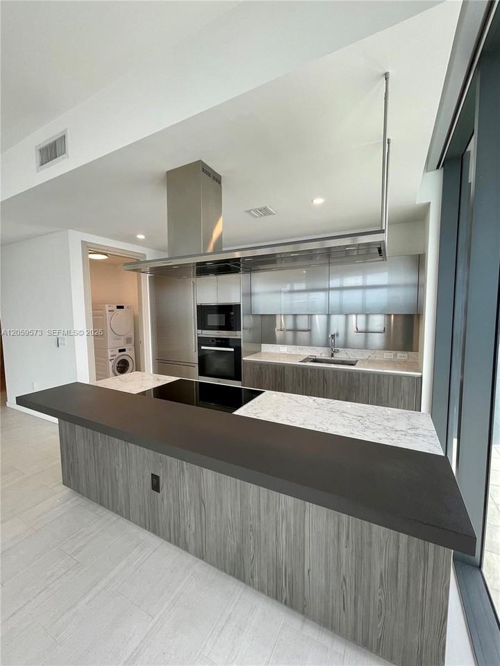 SW 10th St & S Miami Ave - Photo 6 of 19