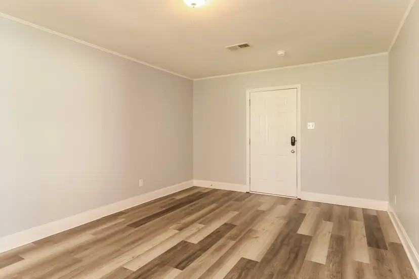 1109 Ellen Avenue - Photo 2 of 6