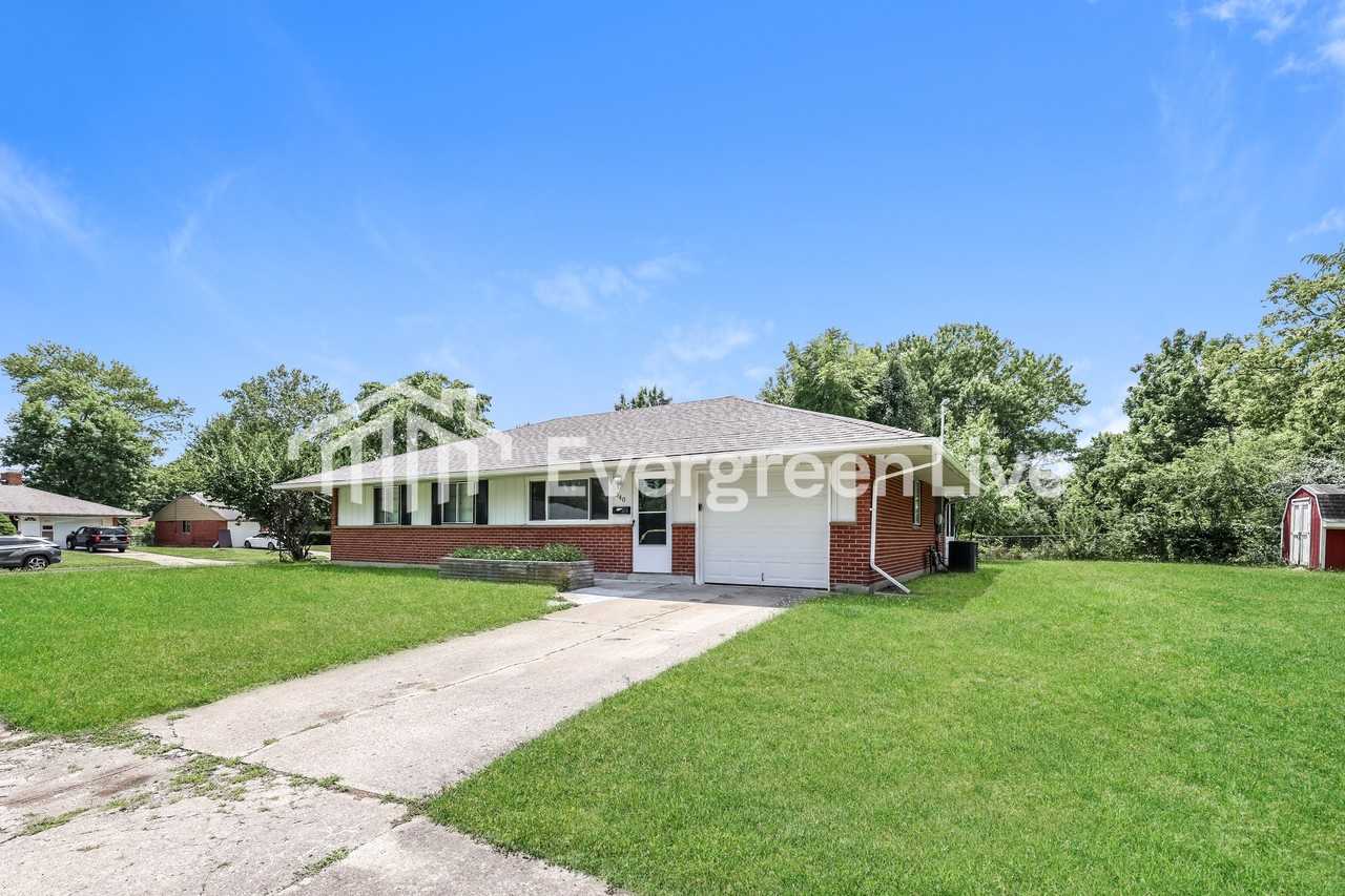 340 Madora Ave - Photo 2 of 15