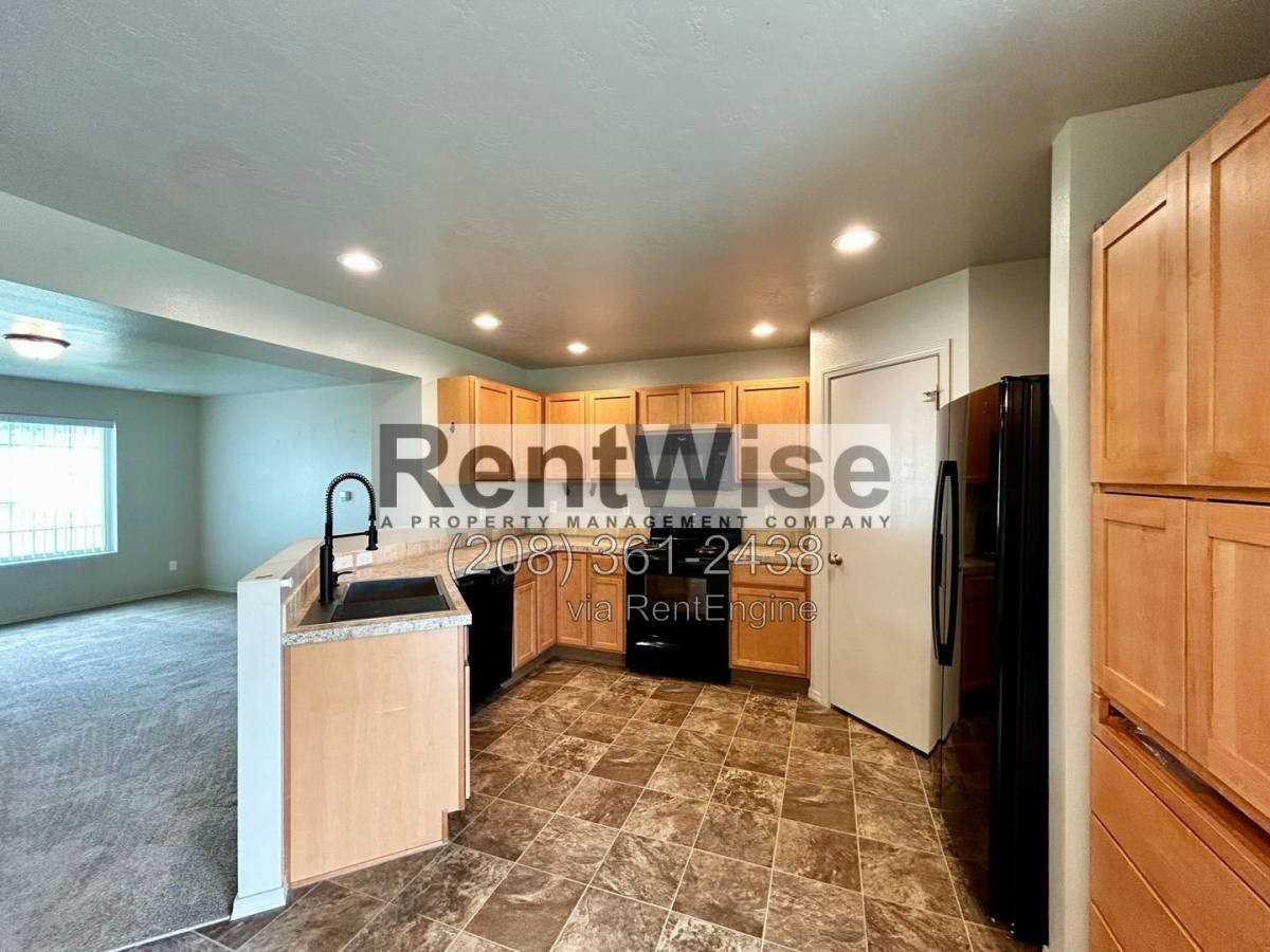 119 E Walcott Lake Dr - Photo 5 of 9