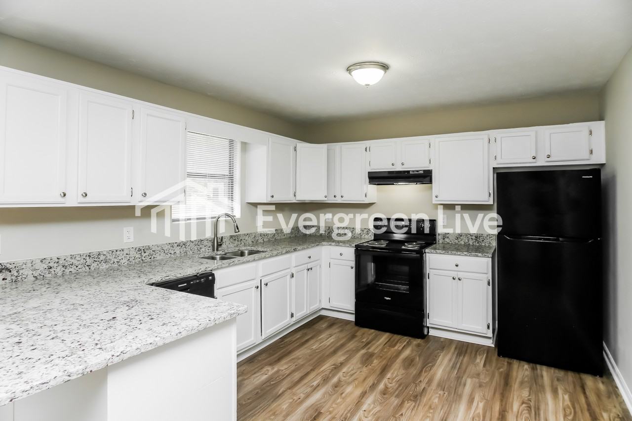 5821 Angela Ct - Photo 4 of 13