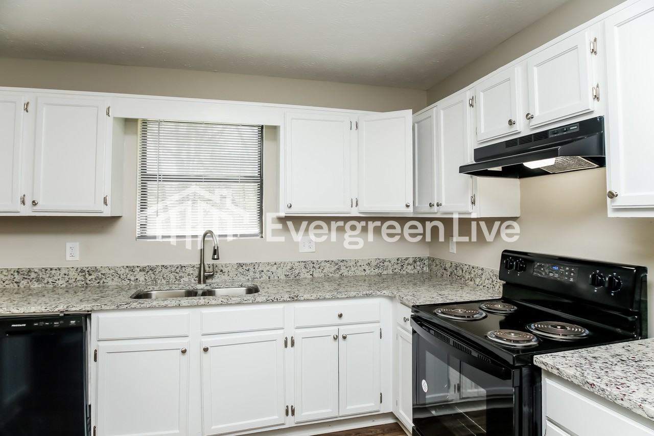 5821 Angela Ct - Photo 5 of 13