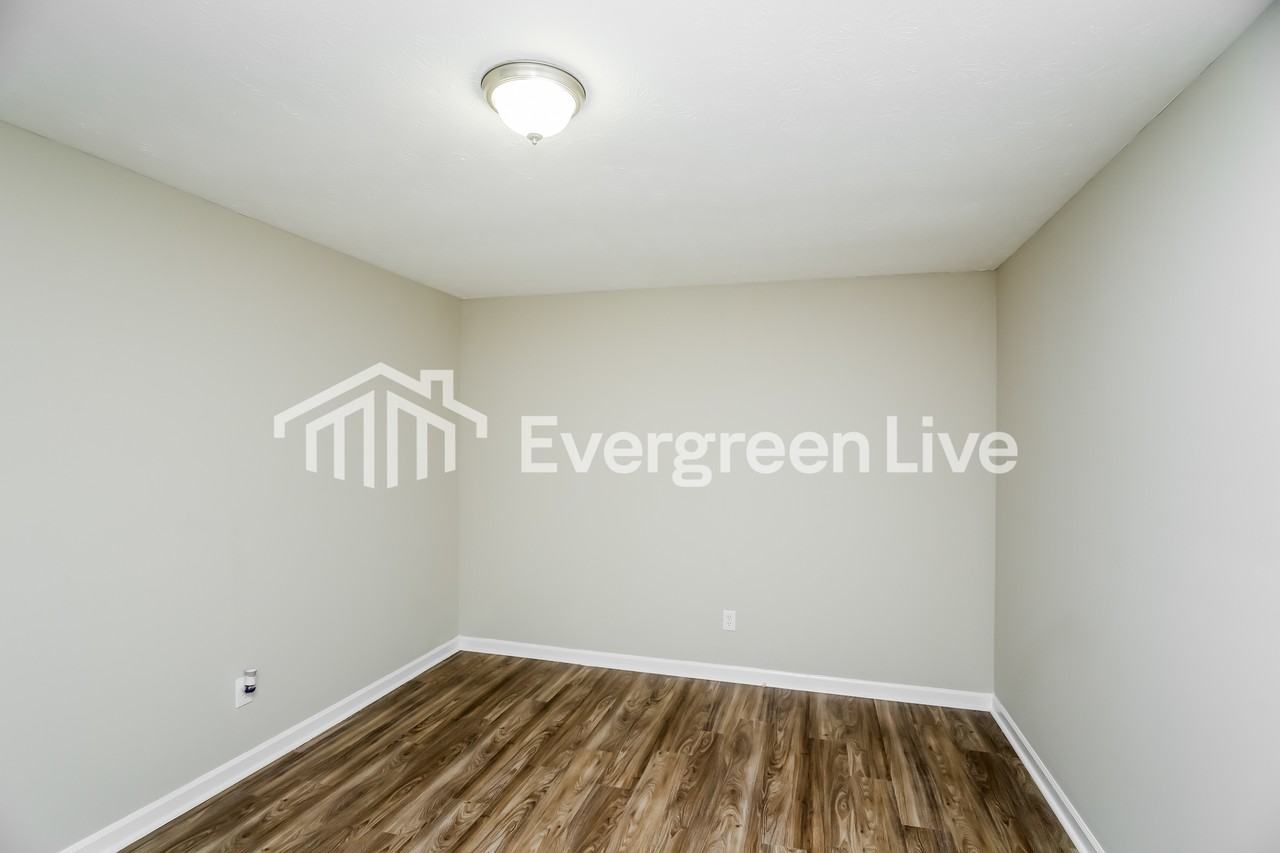 5821 Angela Ct - Photo 7 of 13