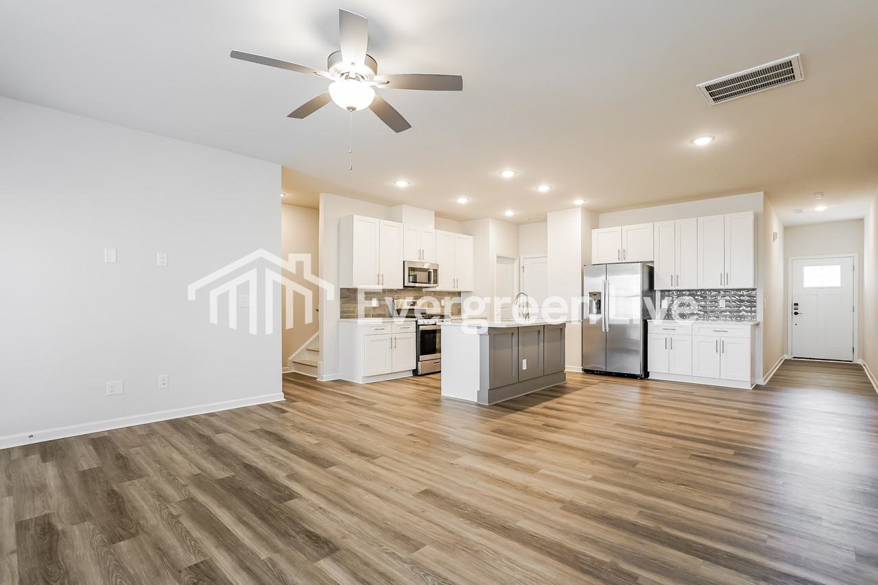 7632 Waypond Ct - Photo 4 of 16