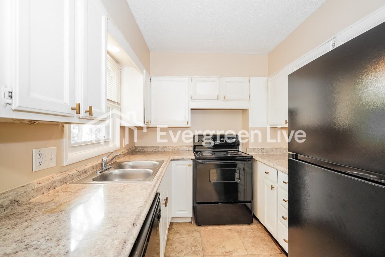 1307 Huntly Dr - Photo 6 of 14