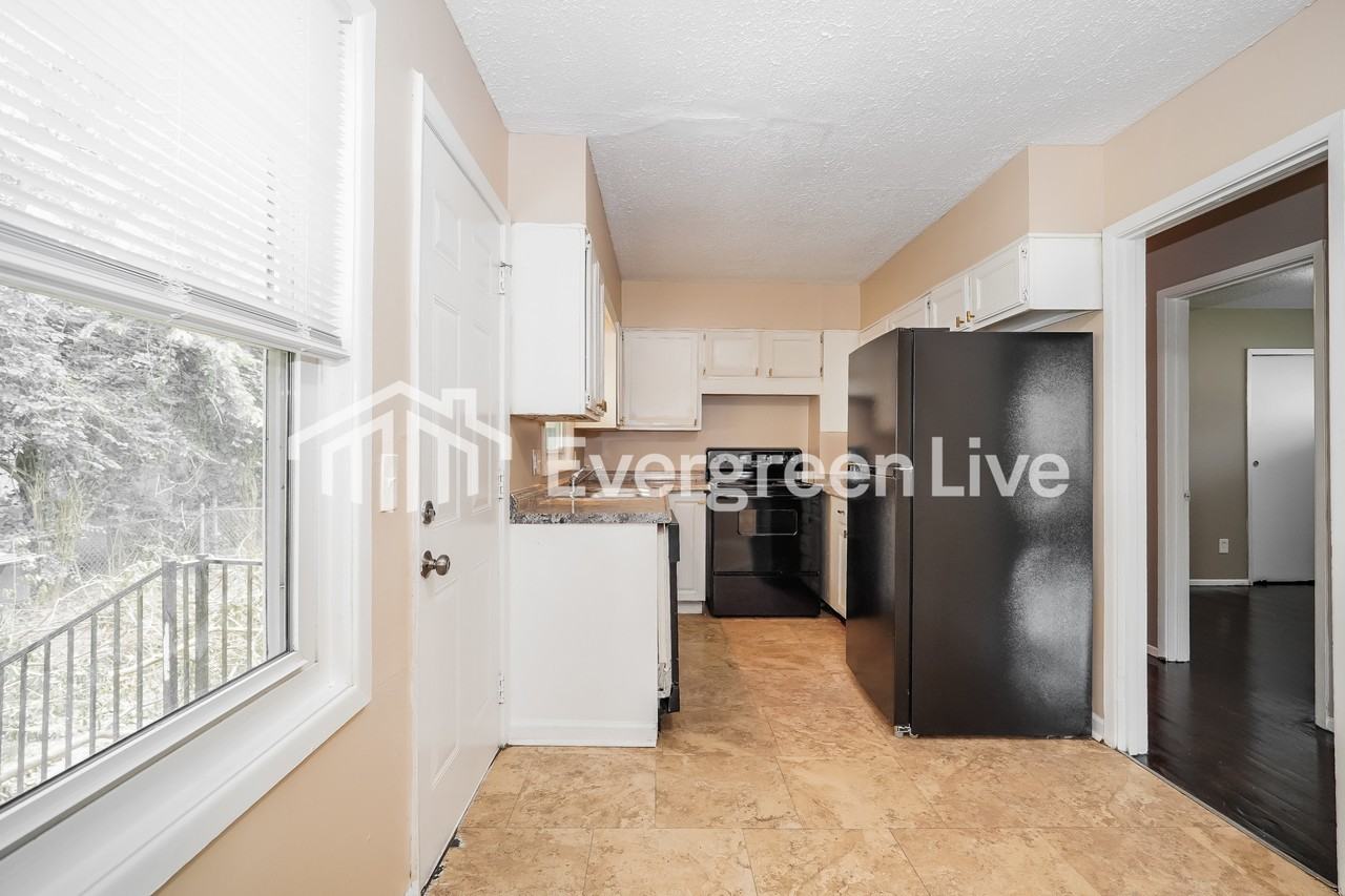 1307 Huntly Dr - Photo 7 of 14