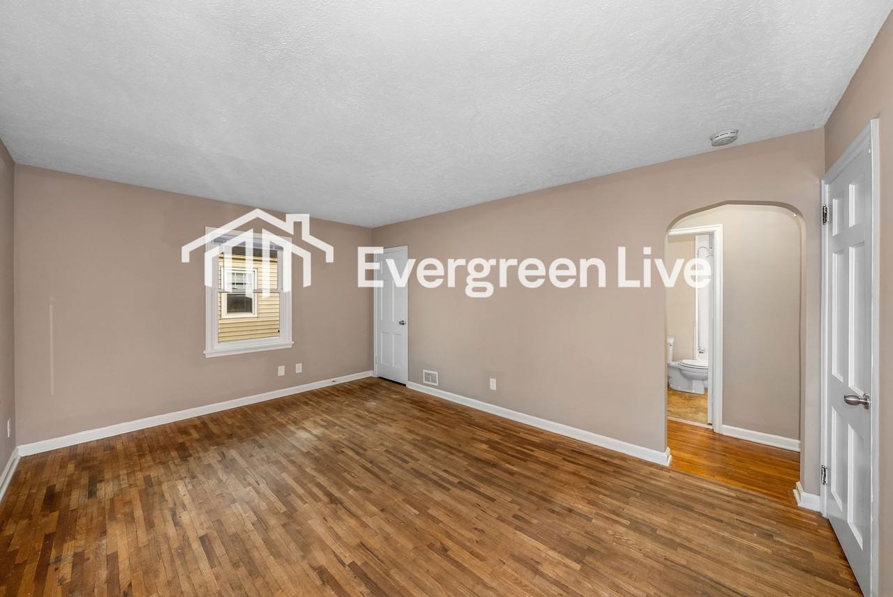 6616 S 30th St - Photo 4 of 26