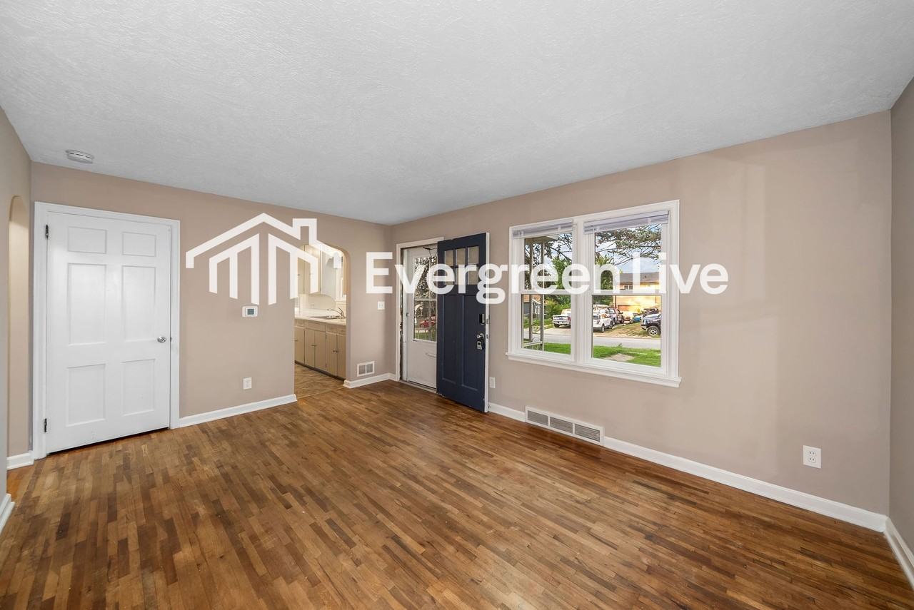 6616 S 30th St - Photo 5 of 26