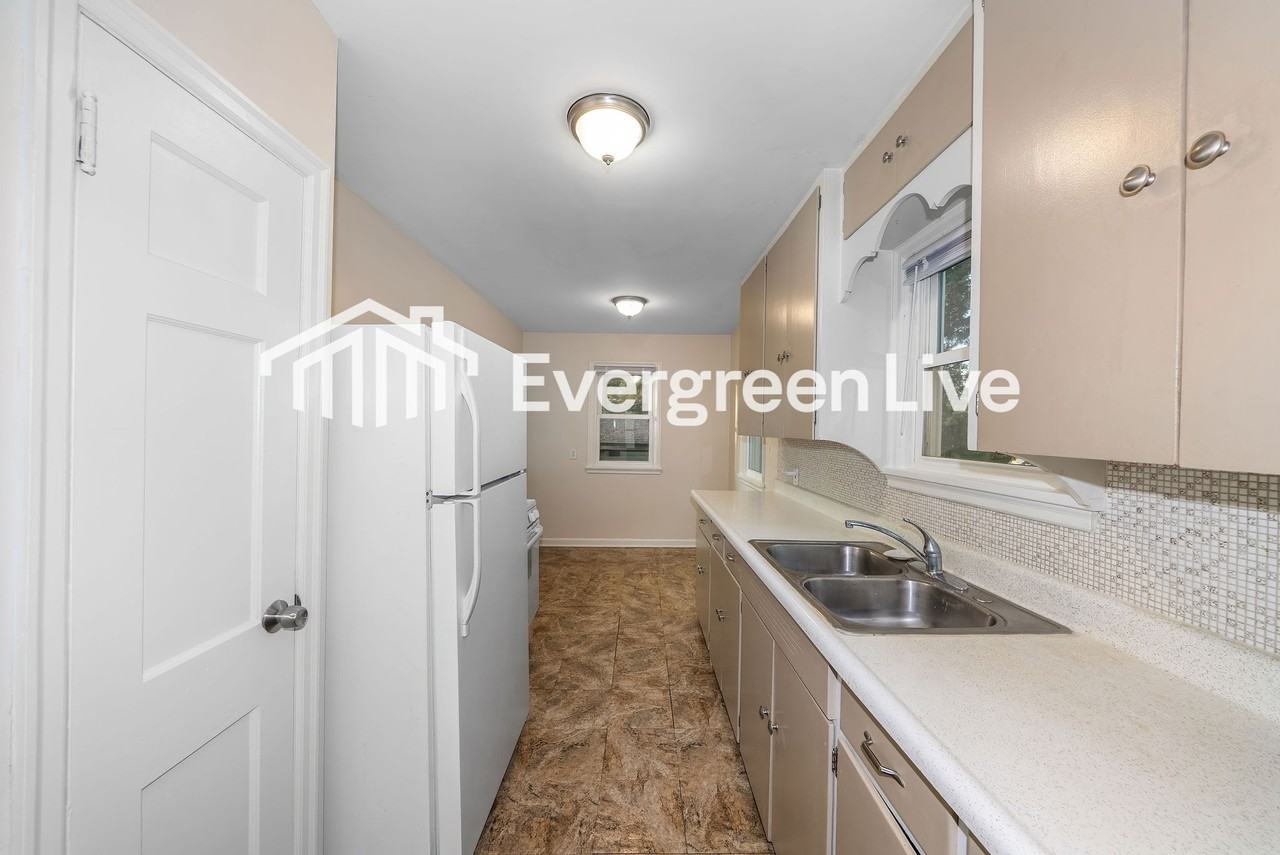 6616 S 30th St - Photo 6 of 26