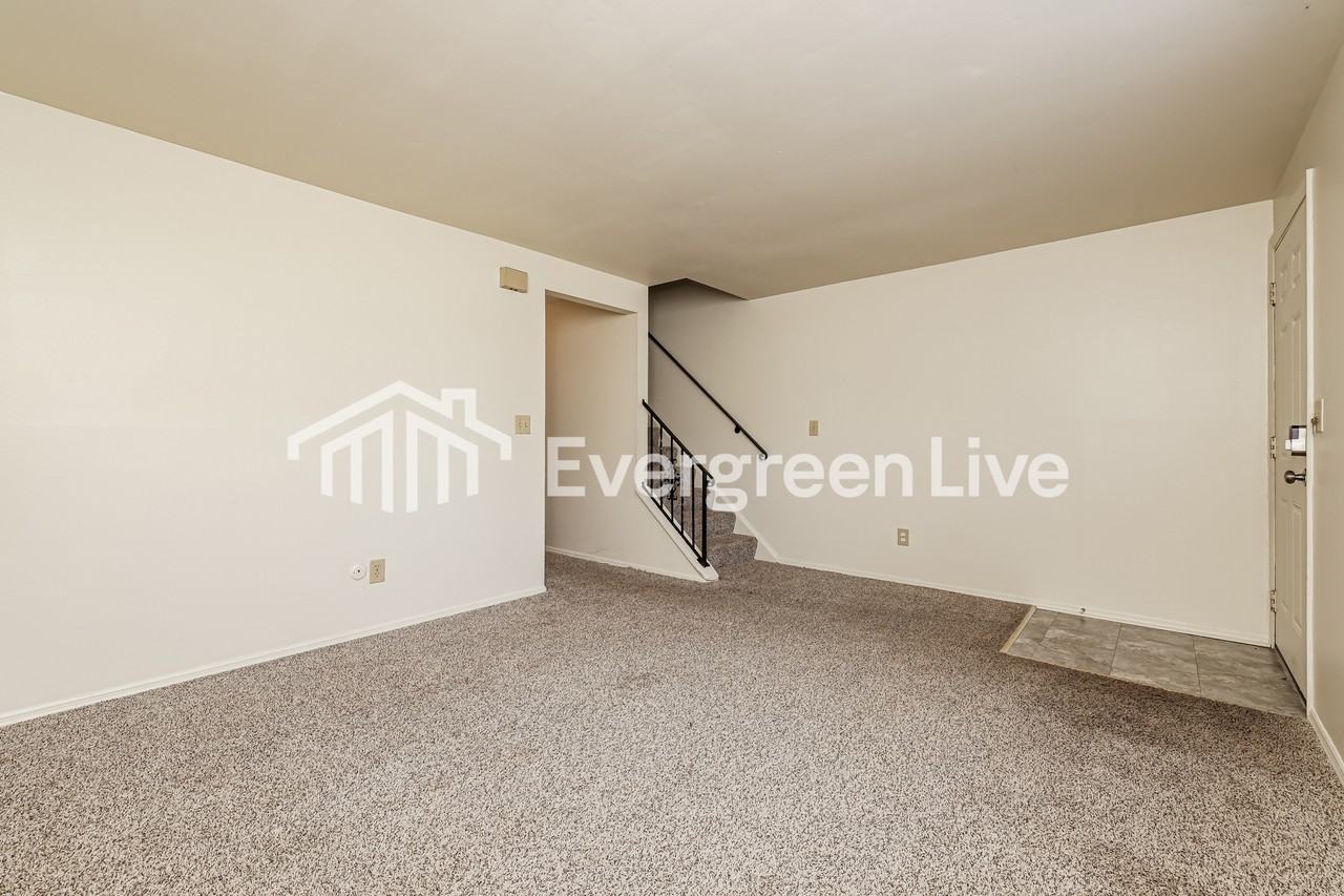 8203 Mount Carmel St - Photo 4 of 15