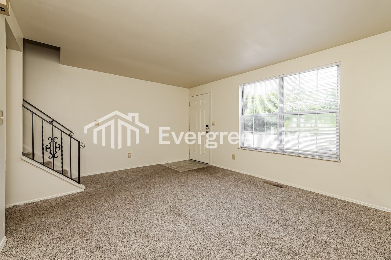 8203 Mount Carmel St - Photo 5 of 15