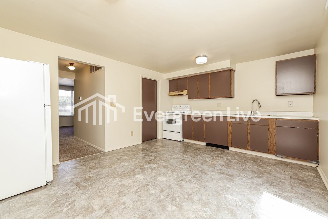 8203 Mount Carmel St - Photo 7 of 15