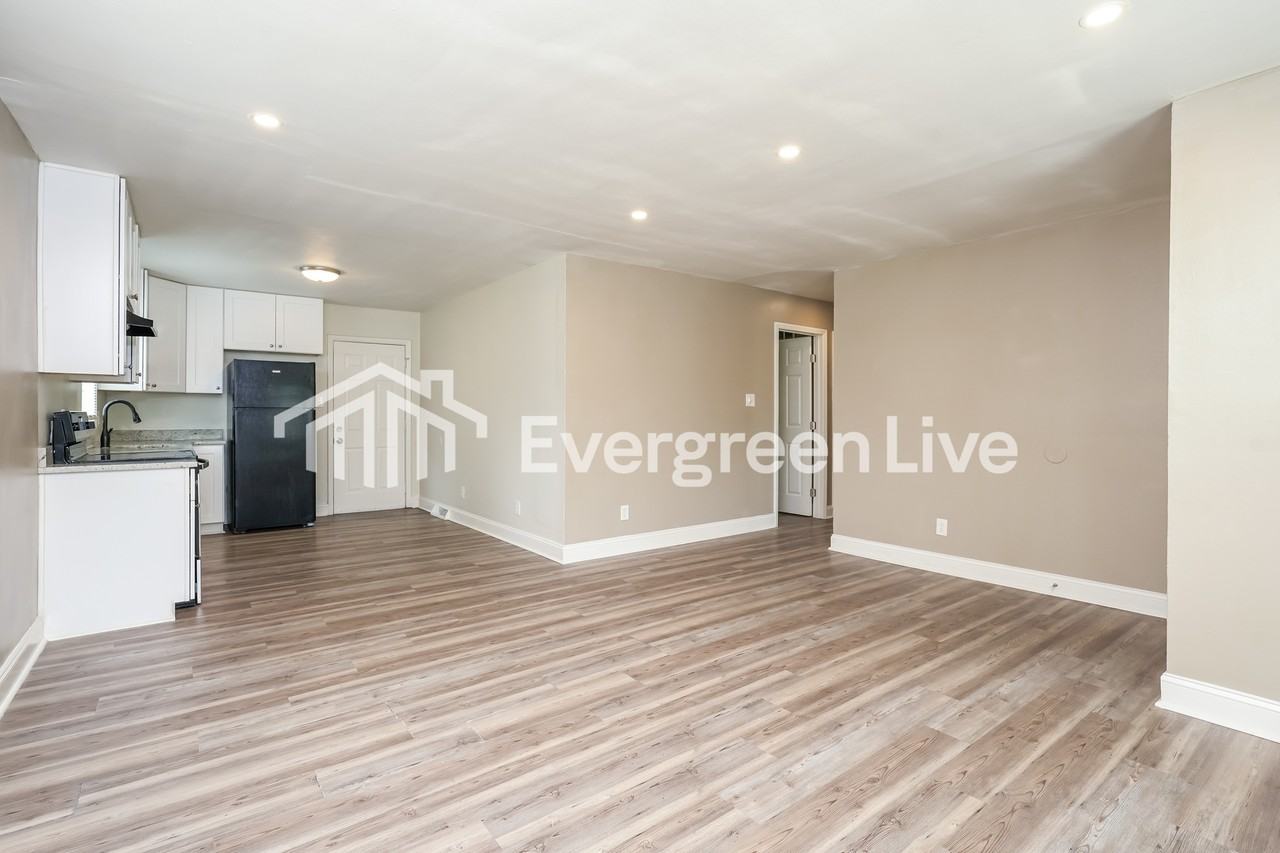 1706 Eastwood Ave - Photo 6 of 15