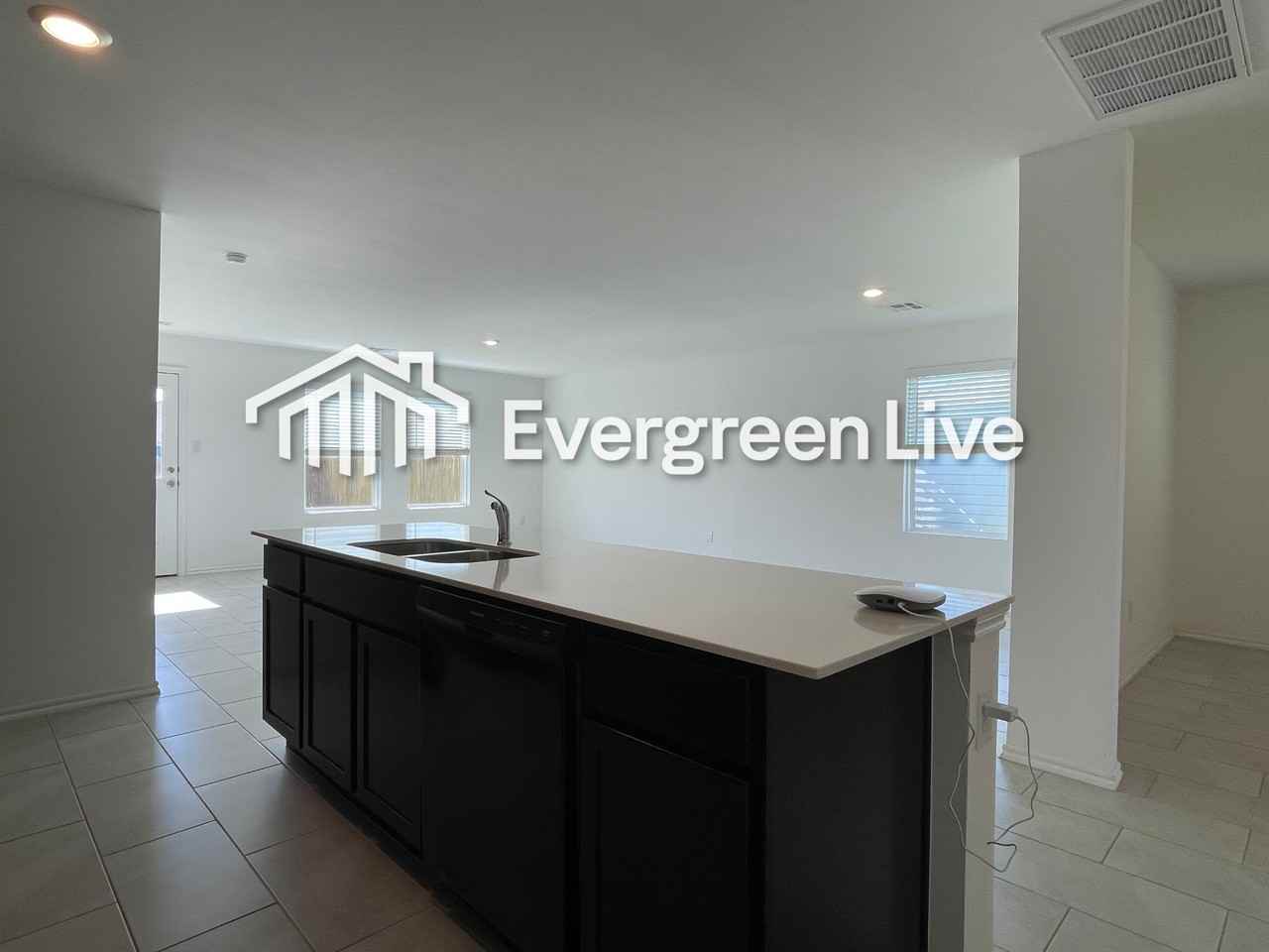 2208 Bleeker St - Photo 6 of 19