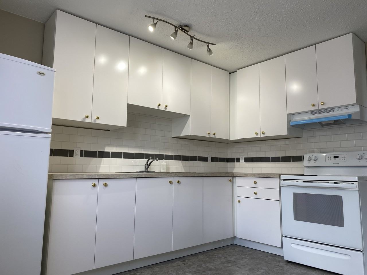 1707 42 Street Southeast #B - Photo 2 of 7
