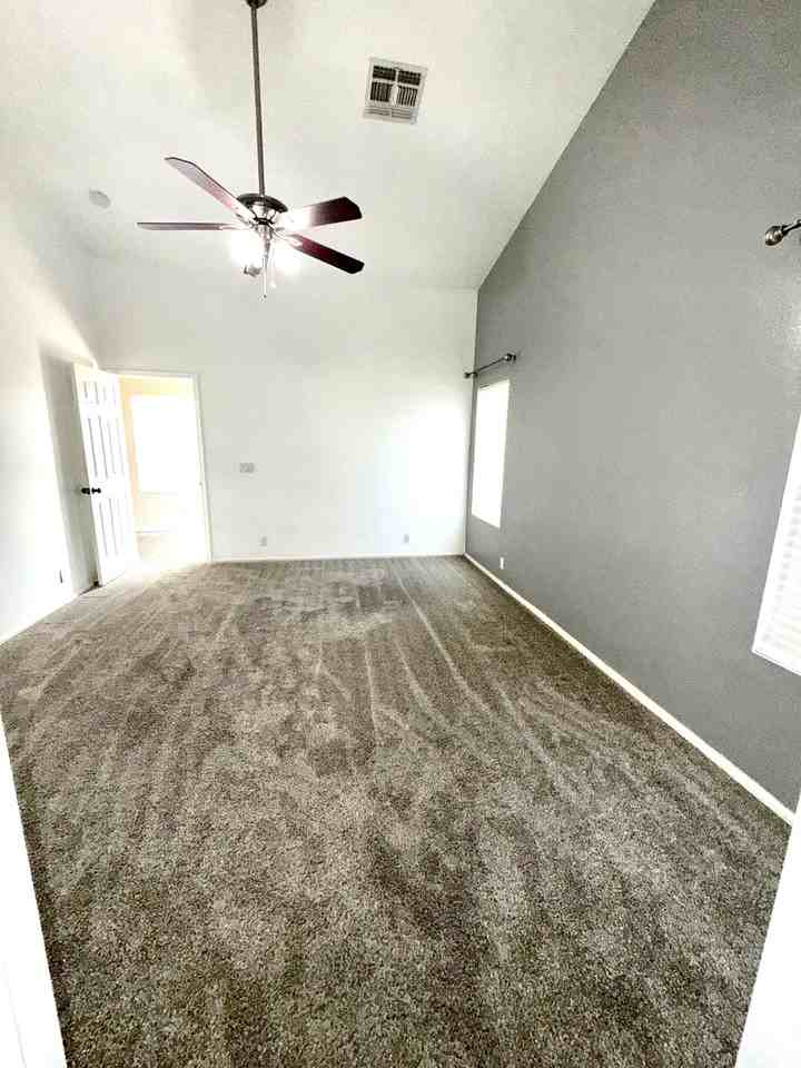17617 N Larkspur Ln - Photo 2 of 26