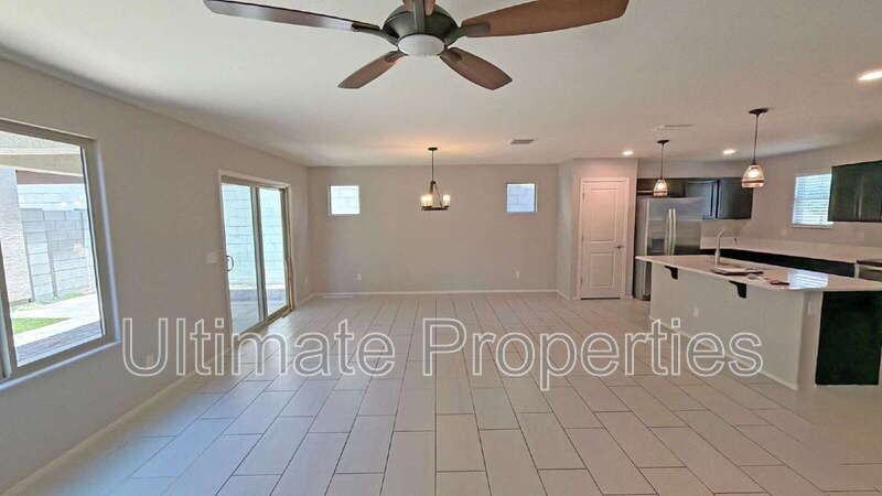 11694 N 166th Dr - Photo 4 of 12