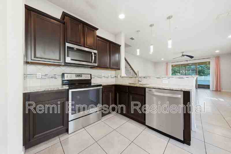1096 Pavia Dr - Photo 5 of 27