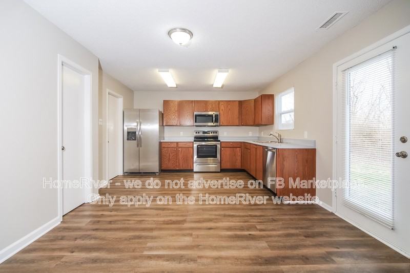 524 Runnymede Ct - Photo 3 of 21