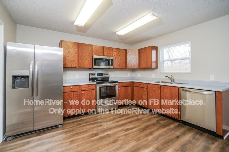 524 Runnymede Ct - Photo 6 of 21