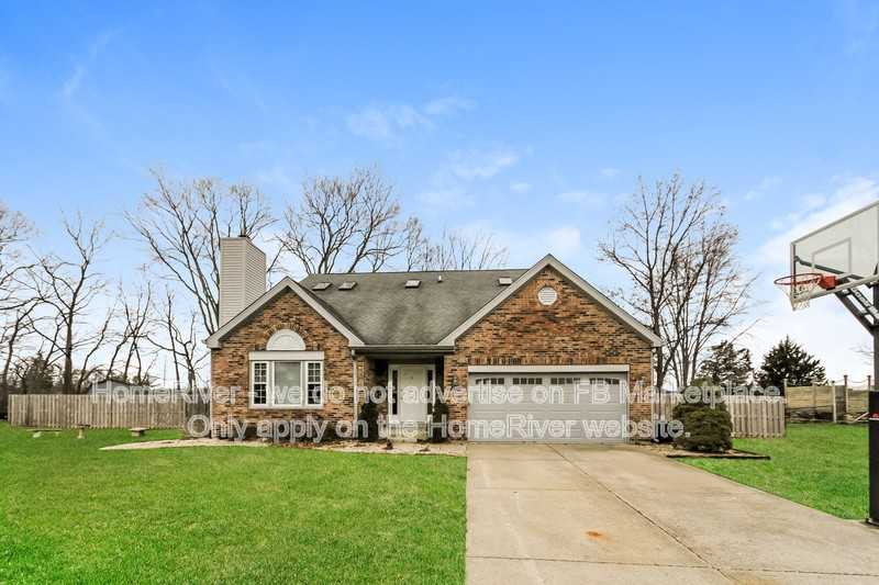 912 Farmview Ln