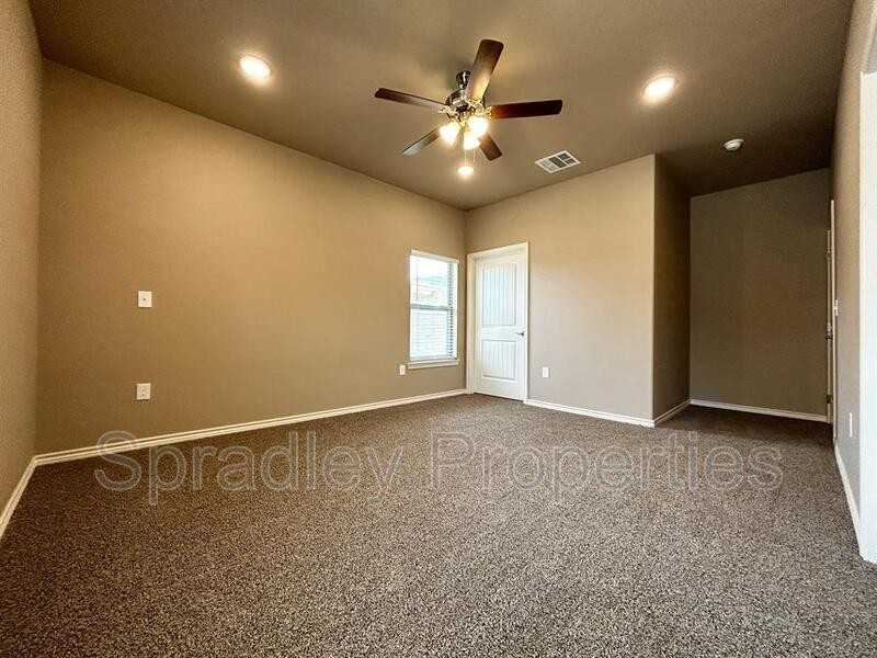 1033 Hibiscus Unit B - Photo 4 of 8
