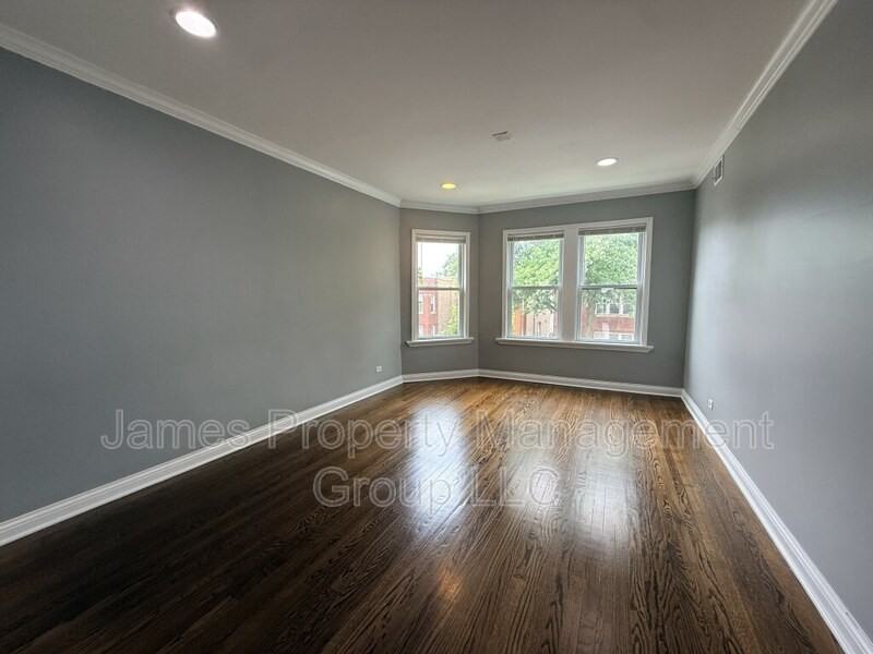 4023 N Troy St - Photo 2 of 10