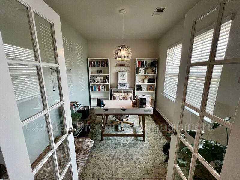 27 Oak Edge Ln - Photo 4 of 21