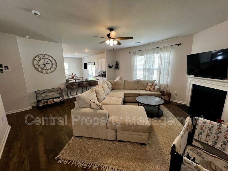 27 Oak Edge Ln - Photo 7 of 21