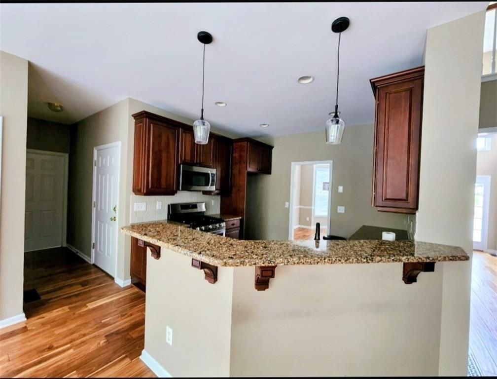 3305 Goldmist Dr - Photo 4 of 11