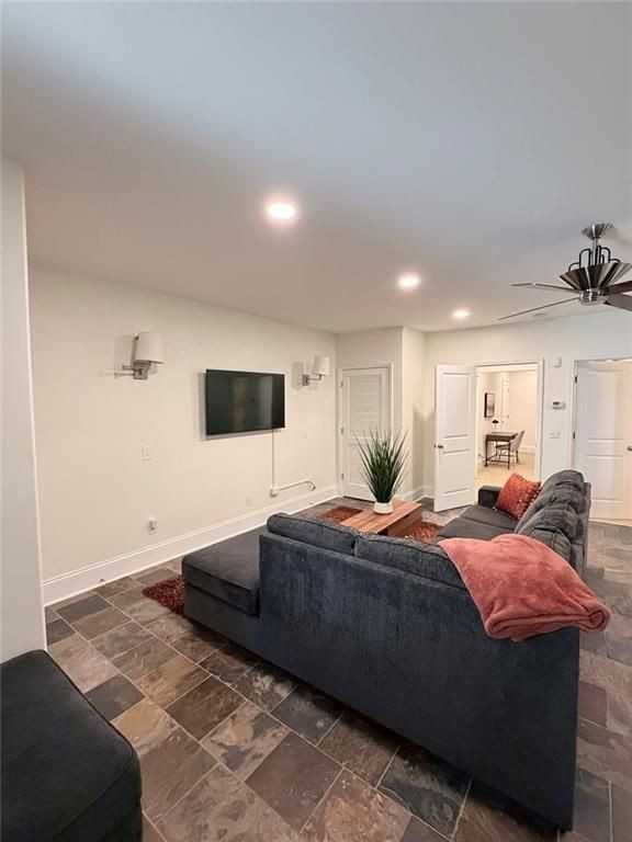 942 Glenwood Ave Se - Photo 3 of 20