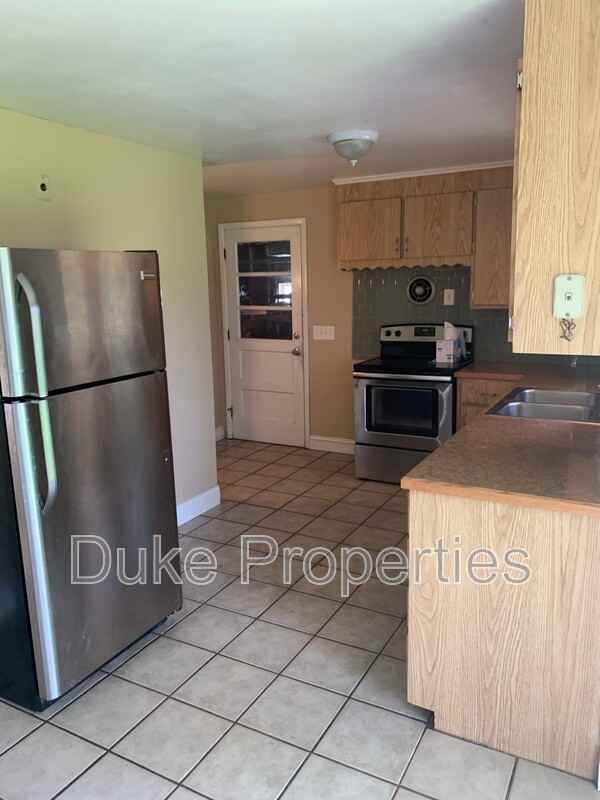 261 Morrow Dr - Photo 2 of 12