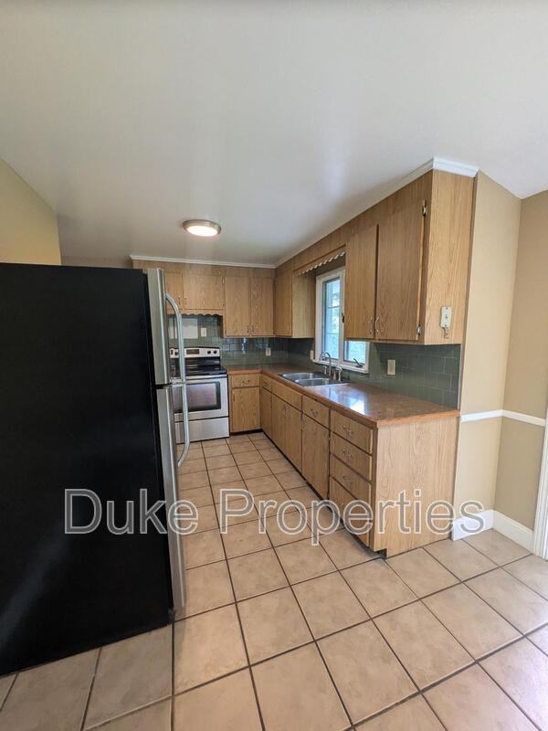 261 Morrow Dr - Photo 3 of 12