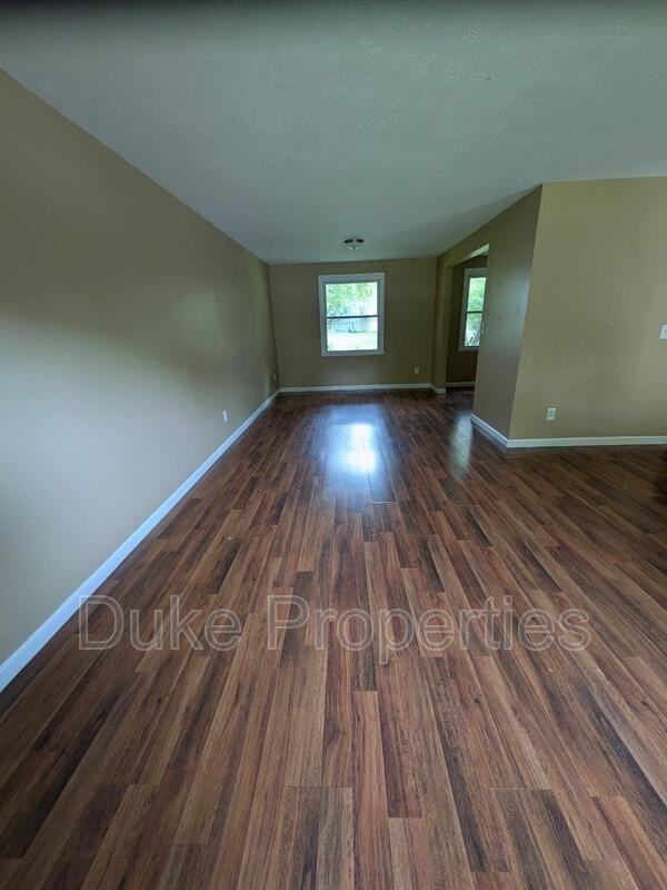 6 Bishopgate Dr #1 - Photo 2 of 14