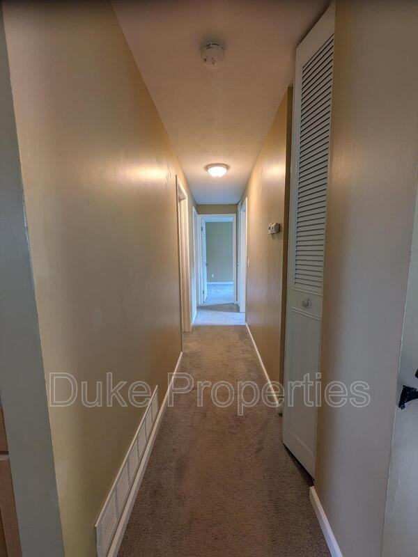 6 Bishopgate Dr #1 - Photo 5 of 14