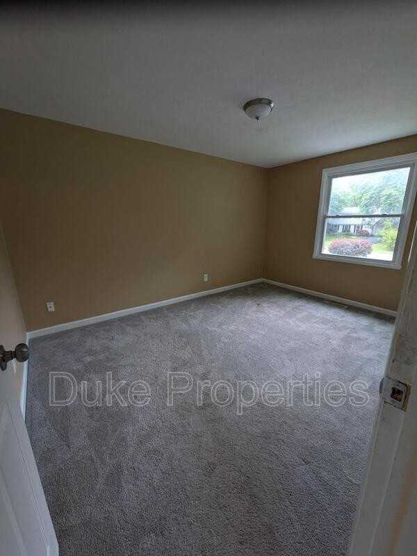 6 Bishopgate Dr #1 - Photo 7 of 14
