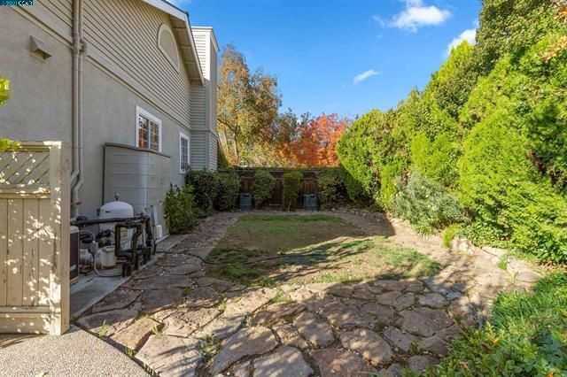 3 Dover Ct - Photo 2 of 3