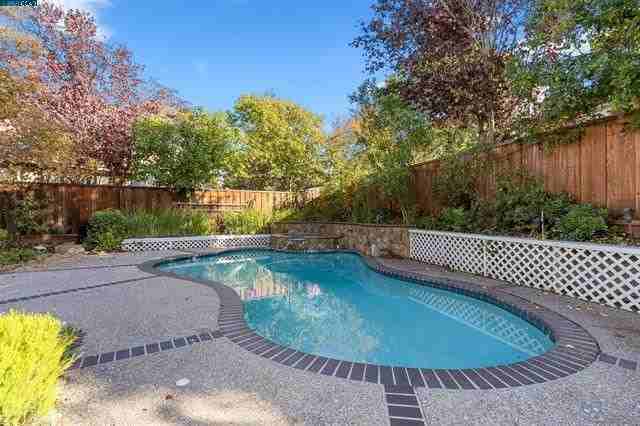 3 Dover Ct - Photo 3 of 3