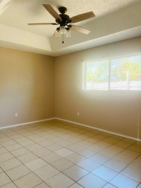 2820 Vienna St - Photo 3 of 5
