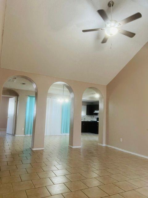 2820 Vienna St - Photo 4 of 5