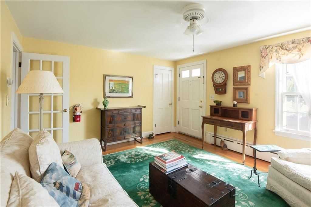 8 Fenner Ave - Photo 6 of 32