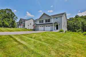 featured image of 7 Horizon Dr ##B