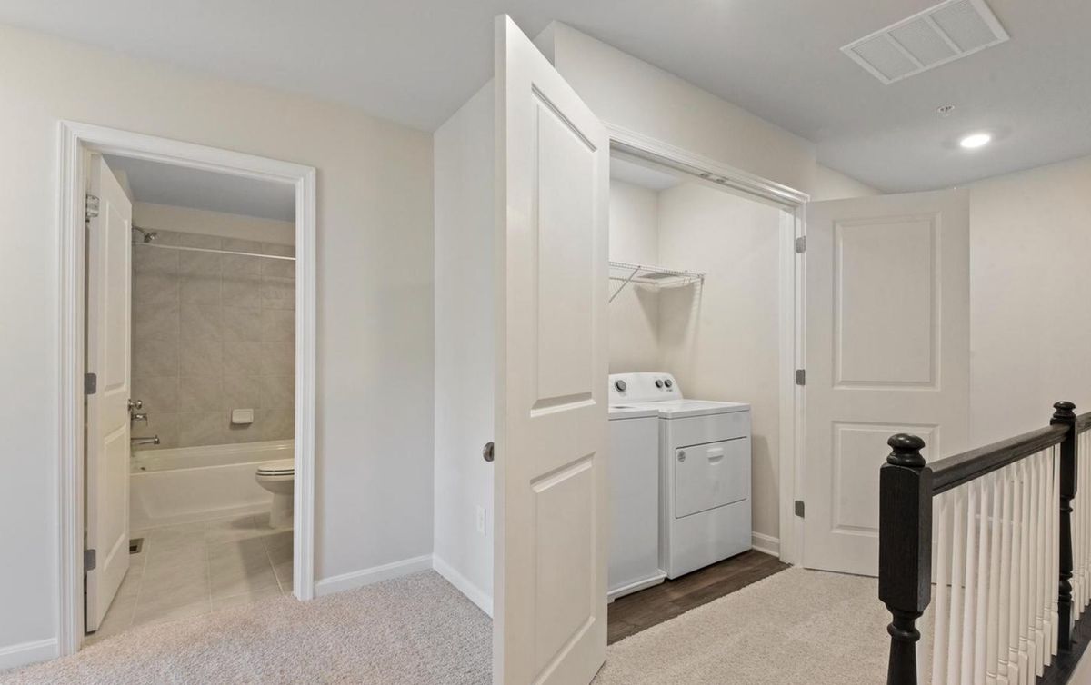 584 Union St - Photo 3 of 6