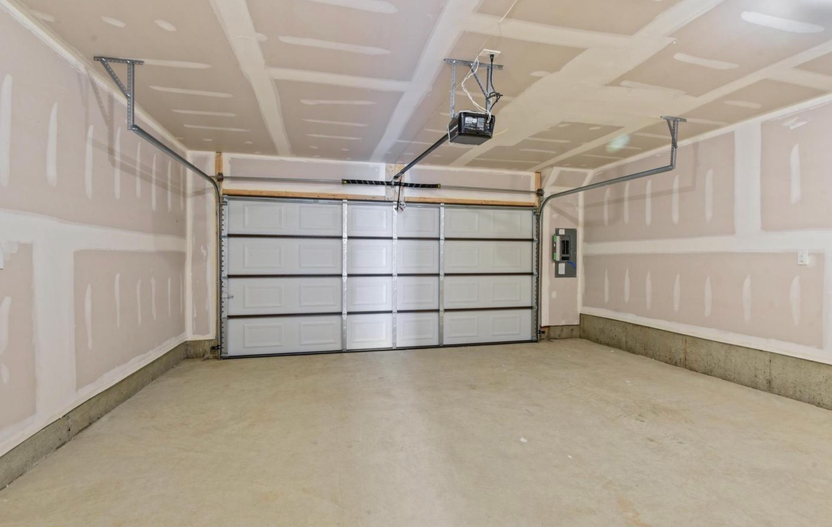 584 Union St - Photo 6 of 6