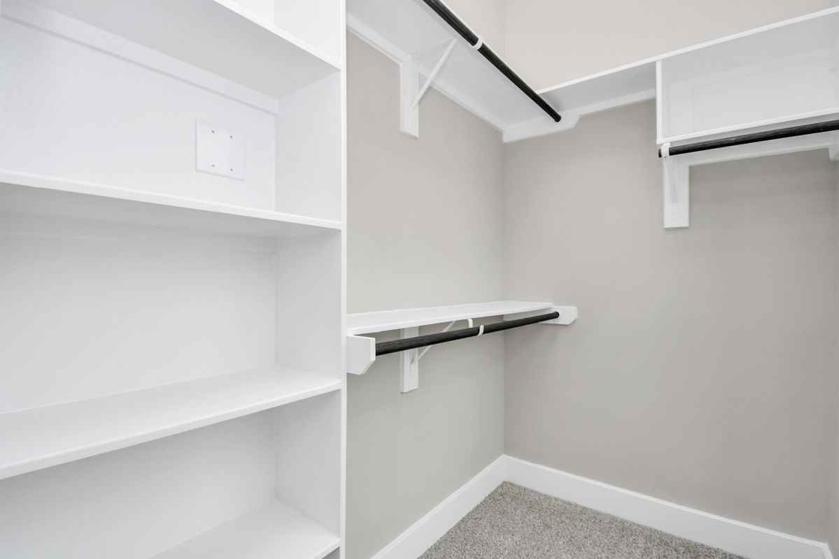 2903 Sherwood Green Ln - Photo 4 of 39