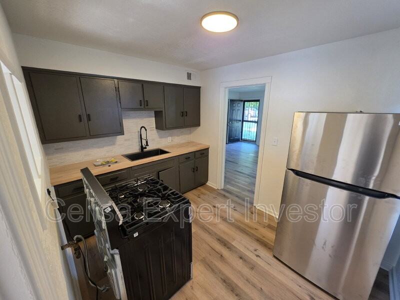 4317 Spatz Ave - Photo 2 of 14